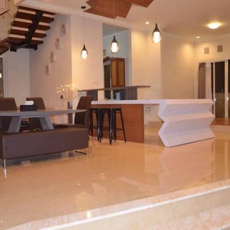 Villa Agro Kusuma Pinus R7 Batu  Exterior foto