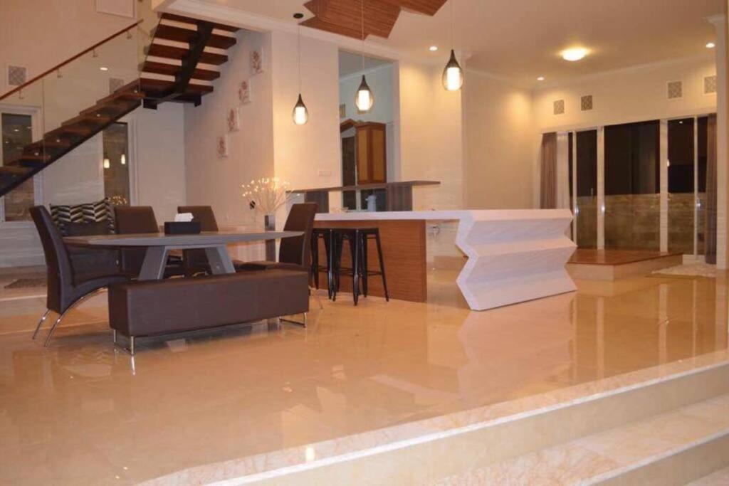 Villa Agro Kusuma Pinus R7 Batu  Exterior foto