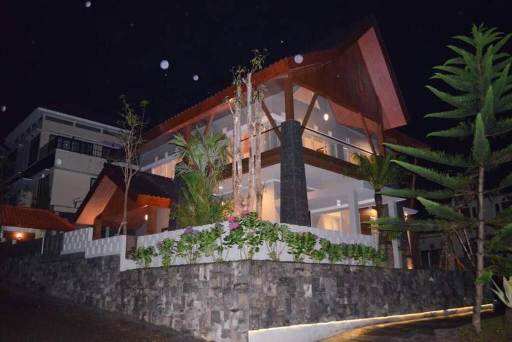 Villa Agro Kusuma Pinus R7 Batu  Exterior foto
